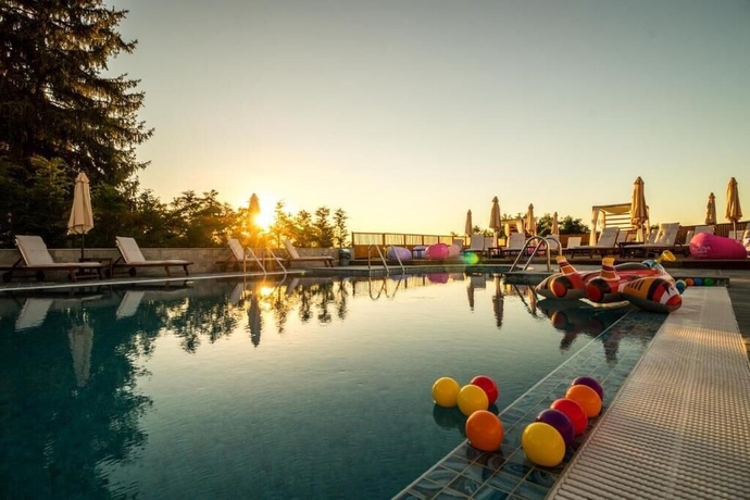 Imagen de la piscina del Hotel EMAR - Hotel and SPA. Foto 13
