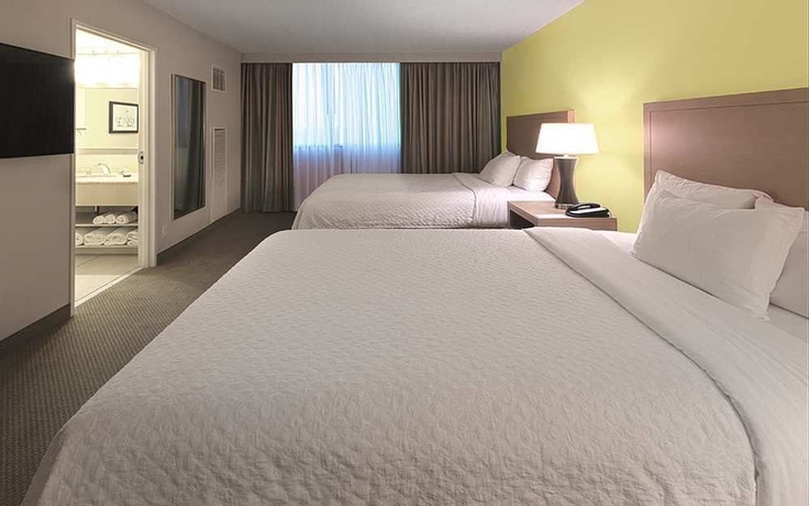 Imagen de la habitación del Hotel EMBASSY SUITES AIRPORT. Foto 5