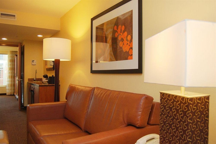 Imagen de la habitación del Hotel EMBASSY SUITES GARDEN GROVE. Foto 13