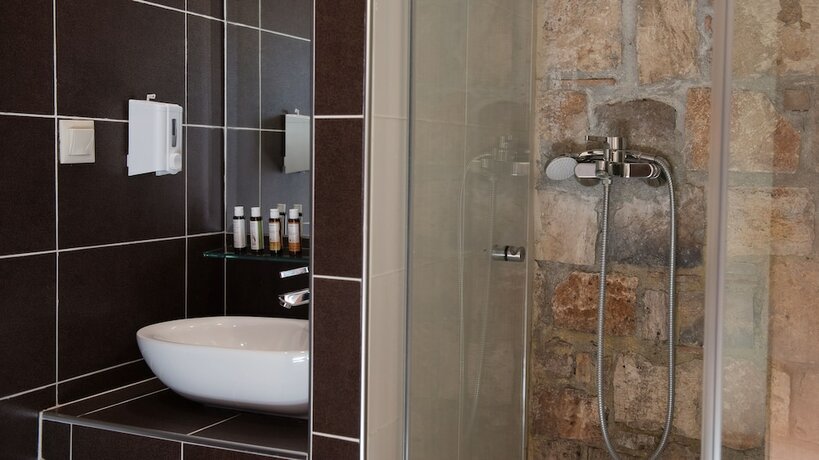 Imagen general del Hotel ENALIO Suites. Foto 7