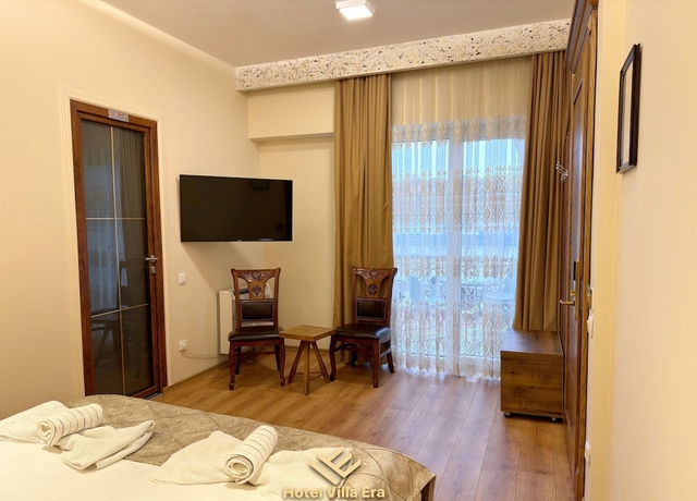Imagen de la habitación del Hotel ERA. Foto 9