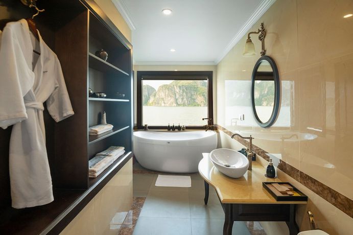 Imagen de la habitación del Hotel ERINA CRUISE. Foto 5
