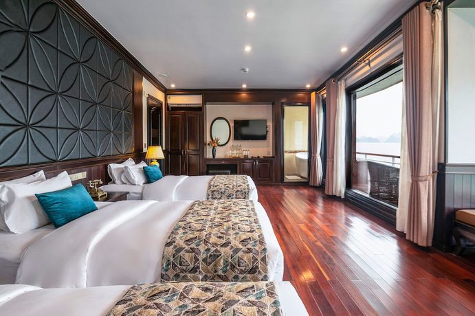 Imagen de la habitación del Hotel ERINA CRUISE. Foto 7