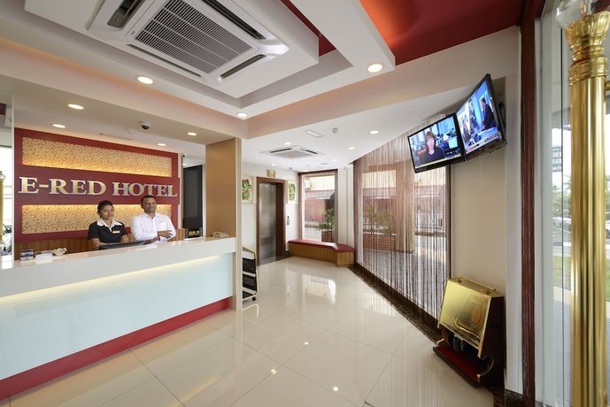 Imagen de los interiores del Hotel E-Red Bayu Mutiara. Foto 15