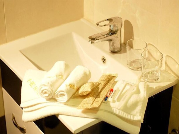 Imagen de la habitación del Hotel E-Red Cosmo. Foto 19
