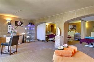 Imagen de los interiores del Hotel ES JARDI. Foto 5