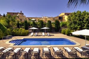 Imagen de la piscina del Hotel ES JARDI. Foto 7
