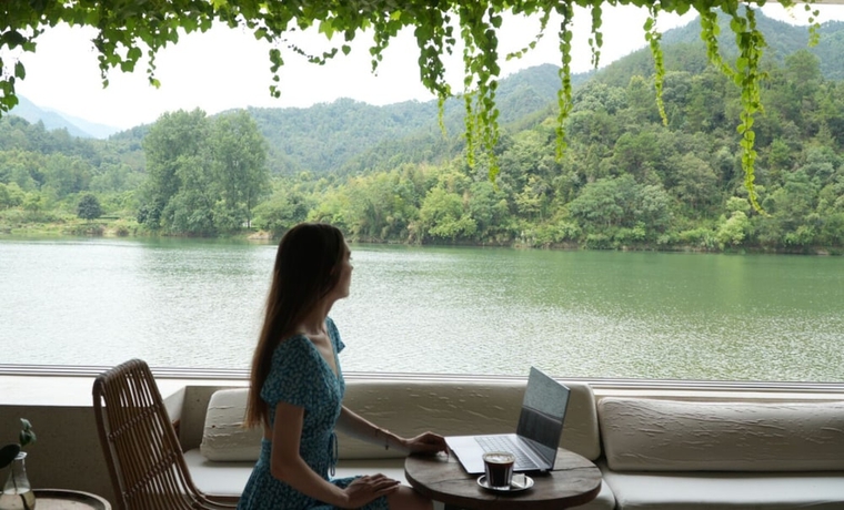 Imagen de los interiores del Hotel ESGBihu Digital Nomad Cowork Colive Hub. Foto 14