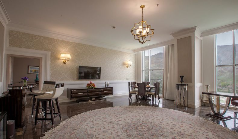 Imagen de la habitación del Hotel ESPINAS PALACE. Foto 7