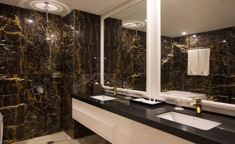 Imagen de la habitación del Hotel ESPINAS PALACE. Foto 14