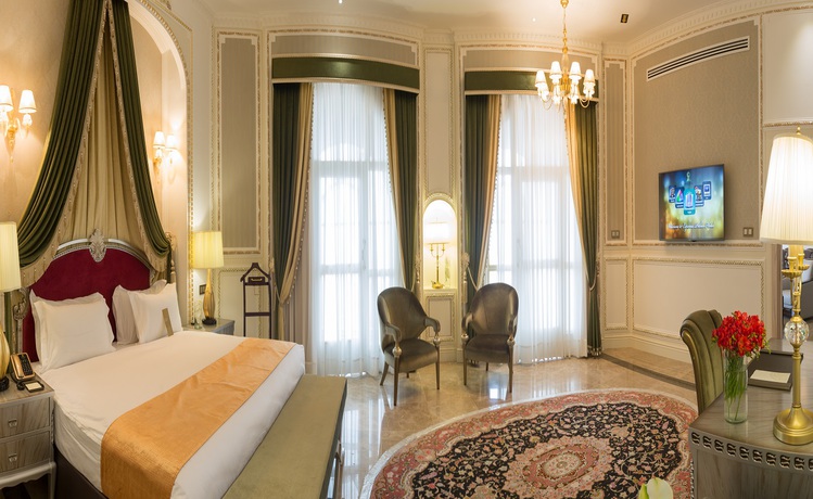 Imagen de la habitación del Hotel ESPINAS PALACE. Foto 16