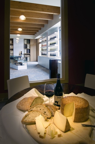 Imagen del bar/restaurante del Hotel ESPLANADE BOUTIQUE HOTEL, BW PREMIER COLLECTION. Foto 8