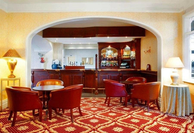 Imagen del bar/restaurante del Hotel ESPLANADE, Bray. Foto 4