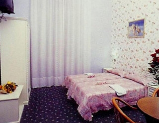 Imagen de la habitación del Hotel ESQUILINO. Foto 2