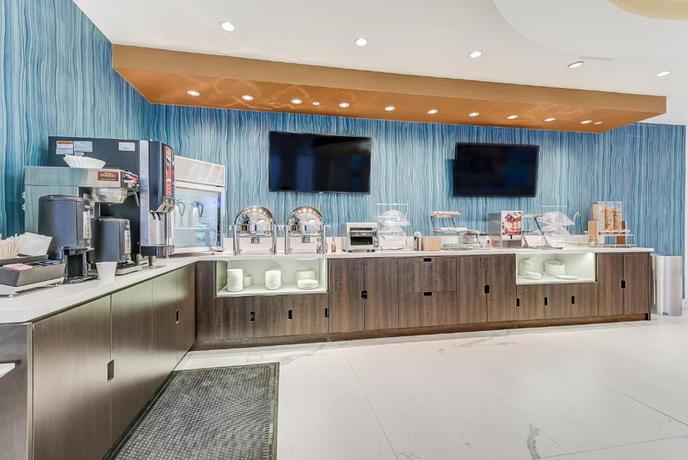 Imagen de los interiores del Hotel EST, Toronto. Foto 8