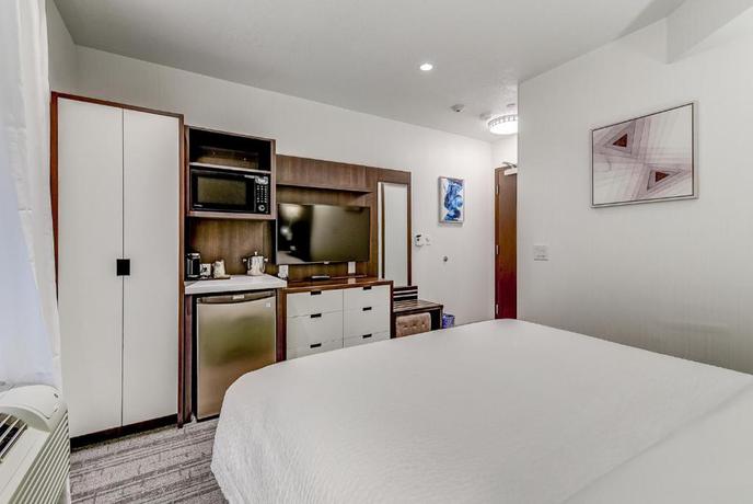 Imagen de la habitación del Hotel EST, Toronto. Foto 6