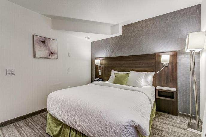 Imagen de la habitación del Hotel EST, Toronto. Foto 7