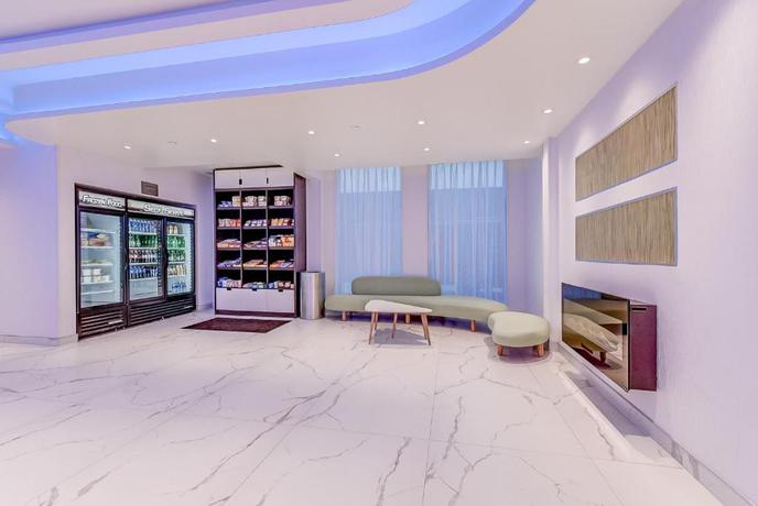 Imagen de los interiores del Hotel EST, Toronto. Foto 10