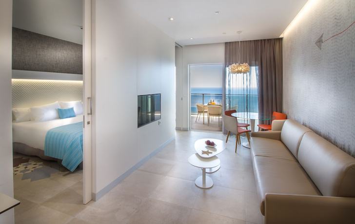 Imagen de la habitación del Hotel ESTIMAR Calpe Suitopia. Foto 6