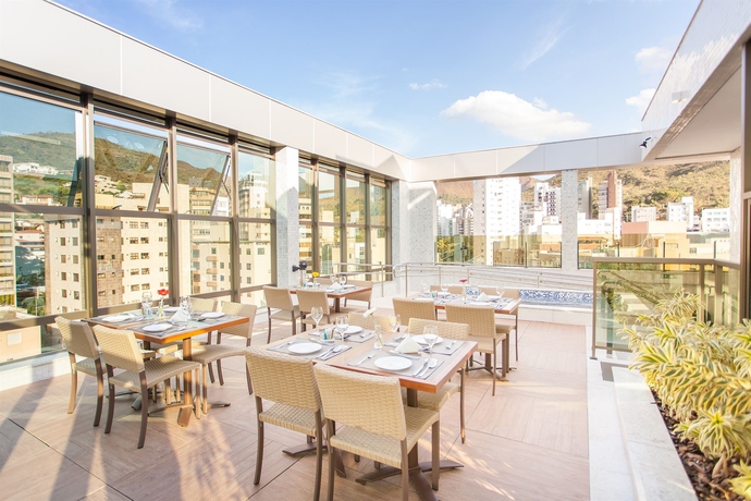 Imagen de la piscina del Hotel E.Suítes Sion. Foto 15