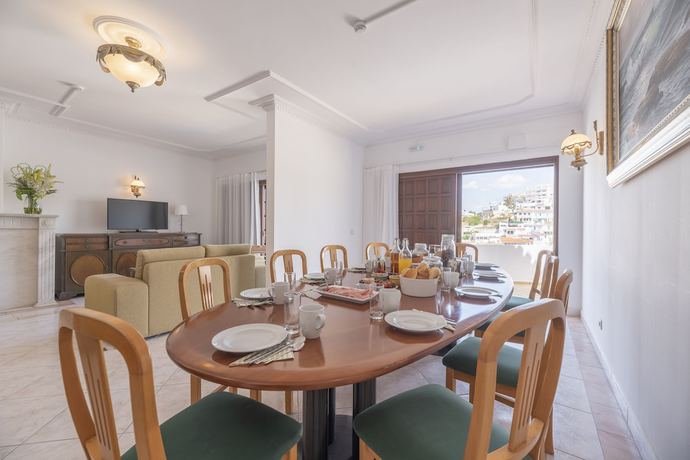 Imagen del bar/restaurante del Hotel ETHOS Bertolina Wellness Urban Living. Foto 3