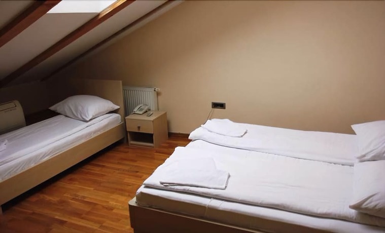 Imagen de la habitación del Hotel ETN. Foto 8