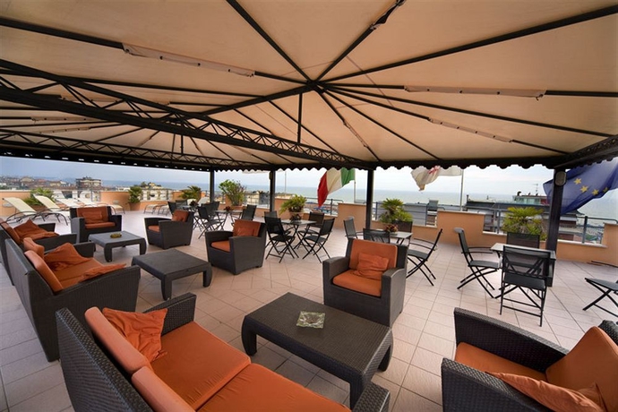 Imagen de los exteriores del Hotel EUR. Foto 4