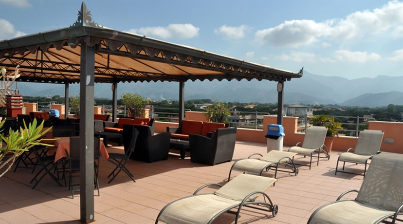 Imagen de los exteriores del Hotel EUR. Foto 7