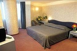 Imagen general del Hotel EURO PLAZA HOTEL. Foto 2