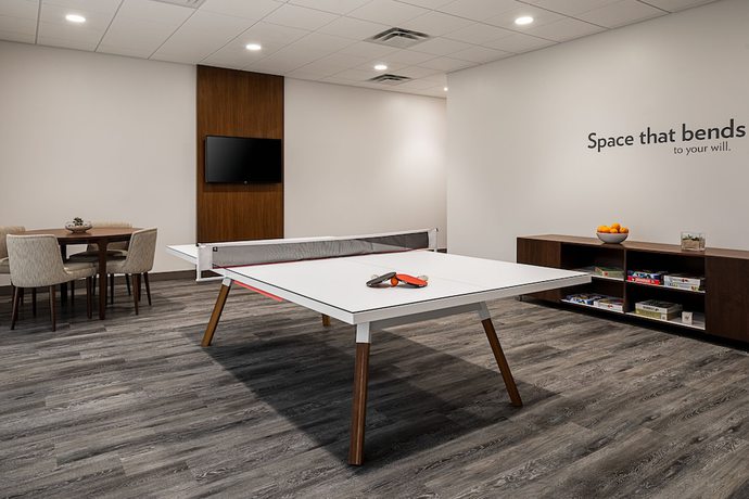 Imagen de los interiores del Hotel EVEN Alpharetta - Avalon Area, an IHG. Foto 15