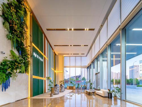 Imagen general del Hotel EVEN Qingdao Laoshan - an IHG. Foto 1