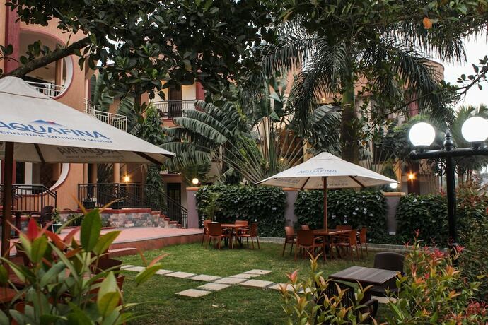 Imagen general del Hotel EXCELSIS GARDEN HOTEL. Foto 12