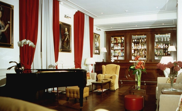 Imagen del bar/restaurante del Hotel EXECUTIVE FLORENCE. Foto 2