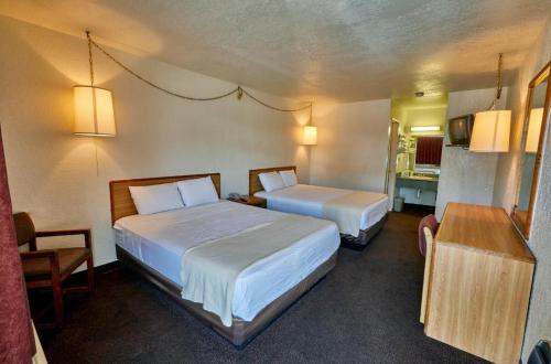 Imagen de la habitación del Hotel EZ 8 Motel San Jose I. Foto 3