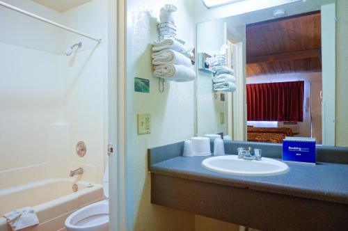 Imagen de la habitación del Hotel EZ 8 Motel San Jose I. Foto 5