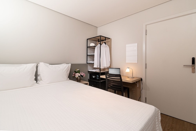 Imagen de la habitación del Hotel EZ Moema. Foto 17
