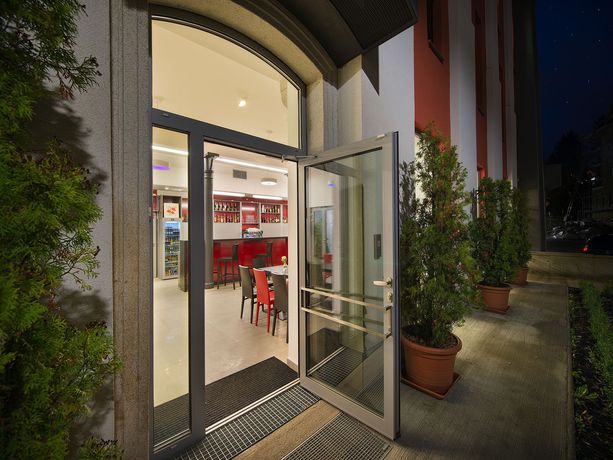 Imagen del bar/restaurante del Hotel Ea Business Jihlava. Foto 6