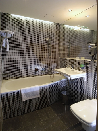 Imagen de la habitación del Hotel Ea Crystal Palace. Foto 5