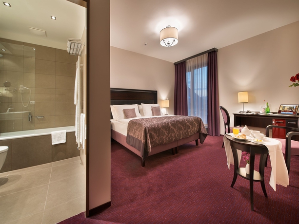 Imagen de la habitación del Hotel Ea Embassy Prague. Foto 7