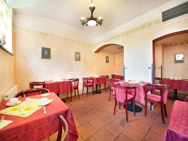 Imagen del bar/restaurante del Hotel Ea Jelení Dvůr Prague Castle. Foto 2