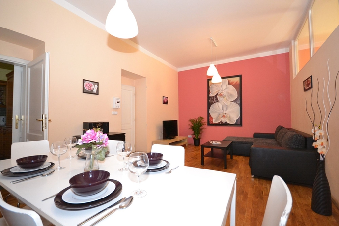 Imagen de los interiores del Hotel Ea Melantrich. Foto 13