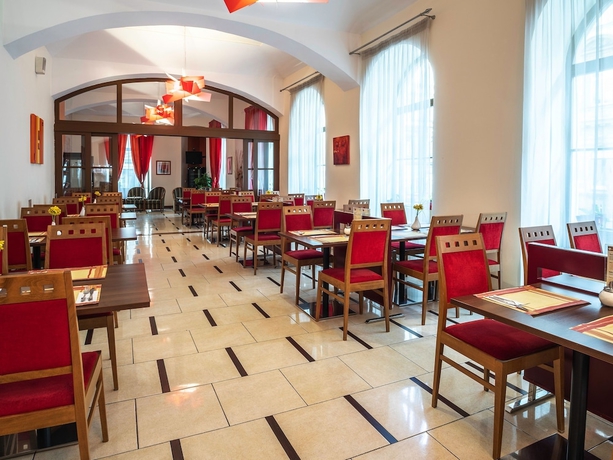 Imagen del bar/restaurante del Hotel Ea Sonata. Foto 2