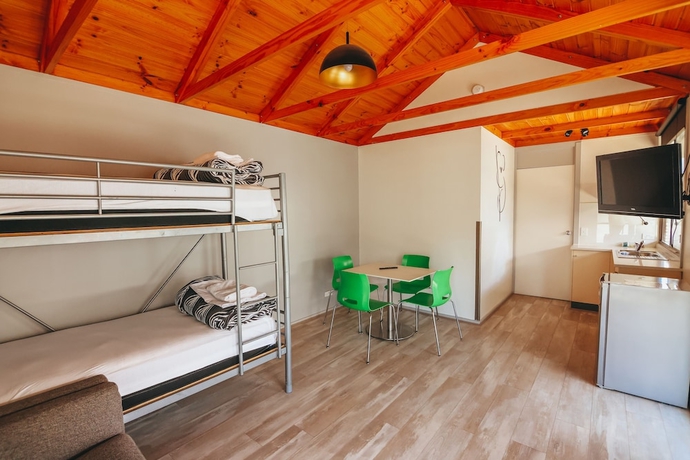 Imagen de los interiores del Hotel Eagle Hawk Park. Foto 11