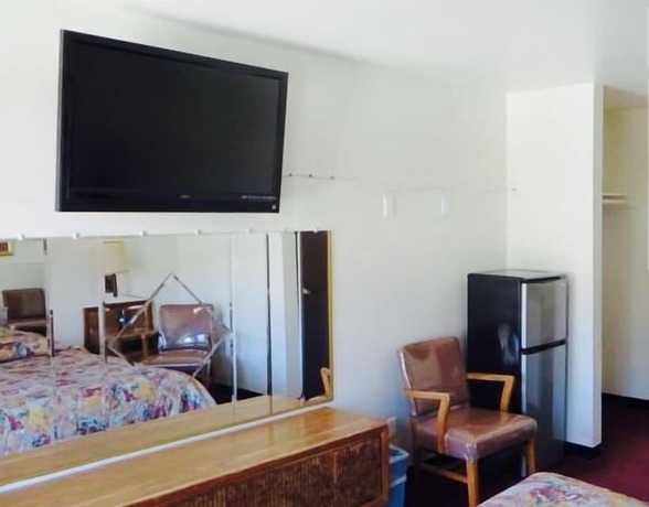 Imagen de la habitación del Hotel Eagle Rock Motel. Foto 4