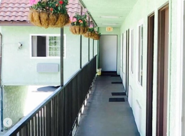 Imagen de los exteriores del Hotel Eagle Rock Motel. Foto 11