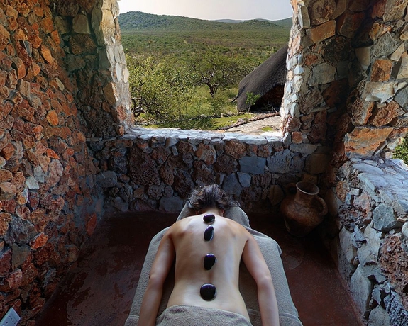 Imagen de los interiores del Hotel Eagle Tented Lodge and Spa Etosha. Foto 11