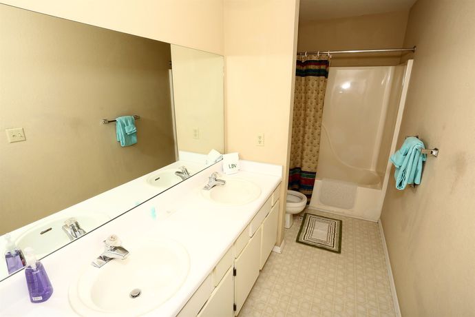 Imagen de la habitación del Hotel Eagle's Nest Condo Resort. Foto 4