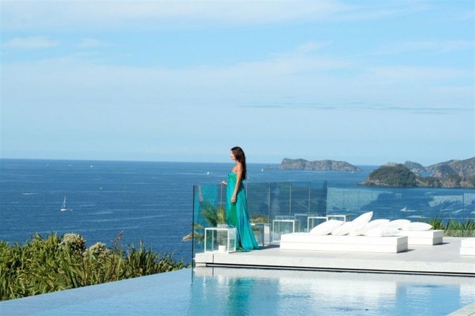 Imagen de la piscina del Hotel Eagles Nest, Russell. Foto 6