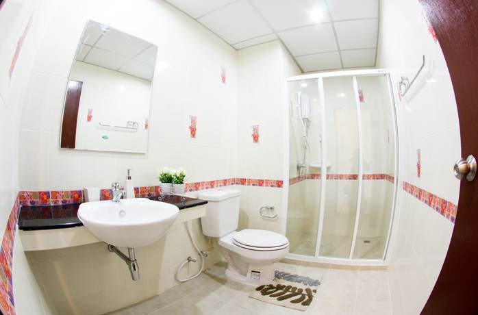 Imagen de la piscina del Hotel Eak Condoview. Foto 14