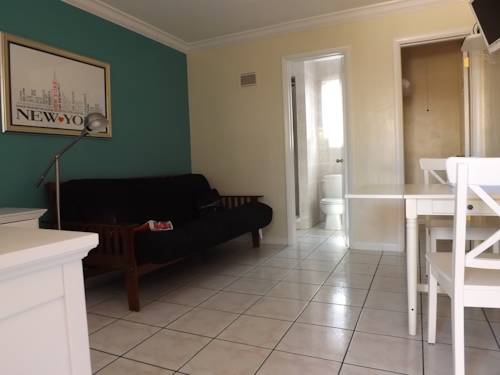 Imagen de la habitación del Hotel Eamon James Apartments & Suites. Foto 13